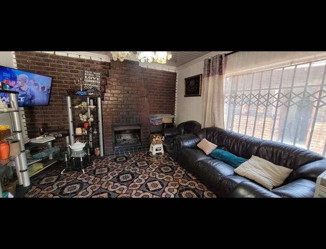 3 BEDROOM HOUSE FOR SALE IN BRACKENDOWNS
